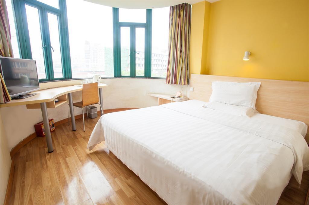 7Days Inn Guangzhou Nonglinxia Road Ouzhuang Subway Station מראה חיצוני תמונה